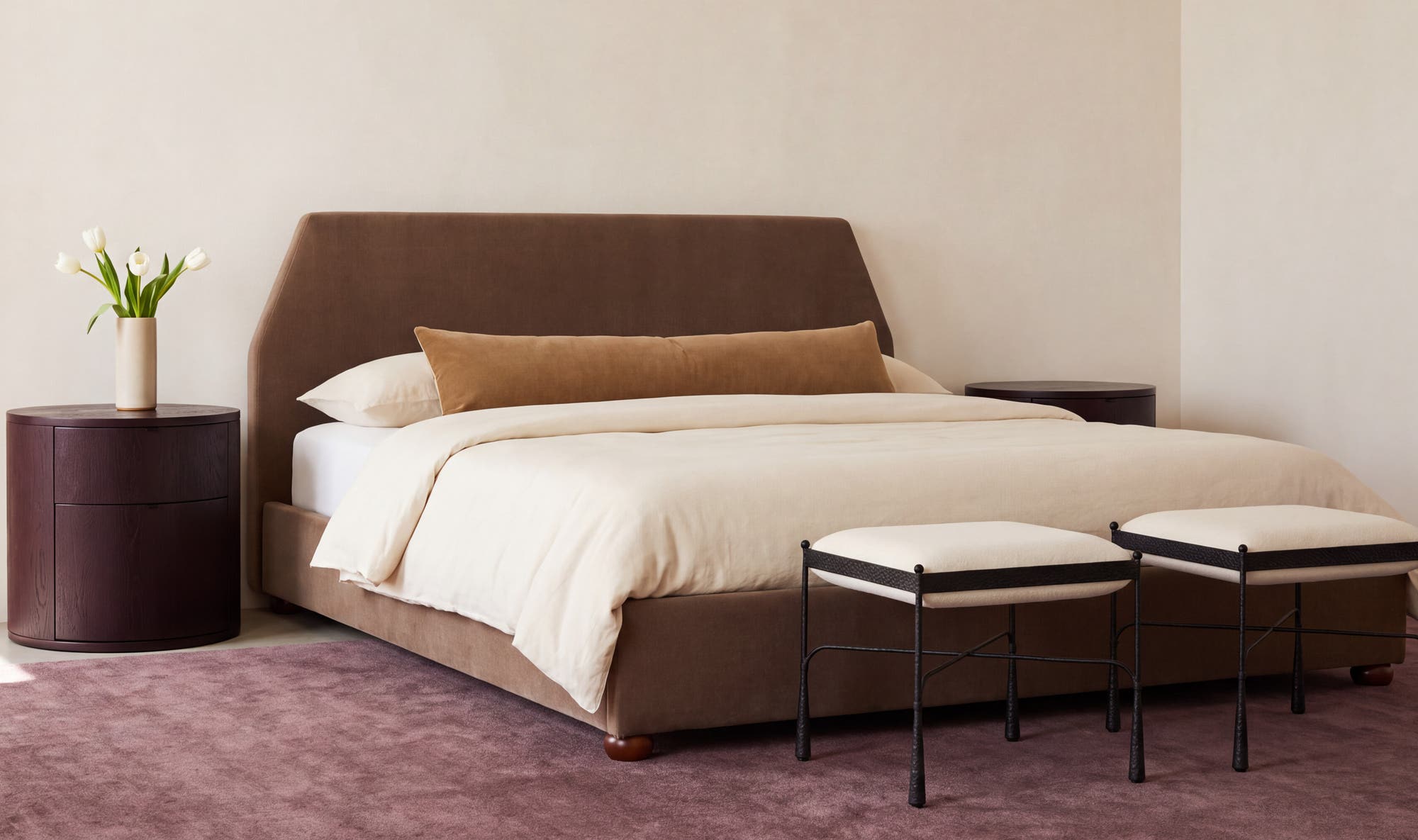 Redden King Storage Bed Light Brown – bedroom lifestyle